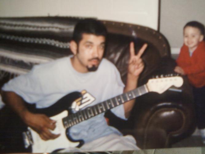 Luis playin